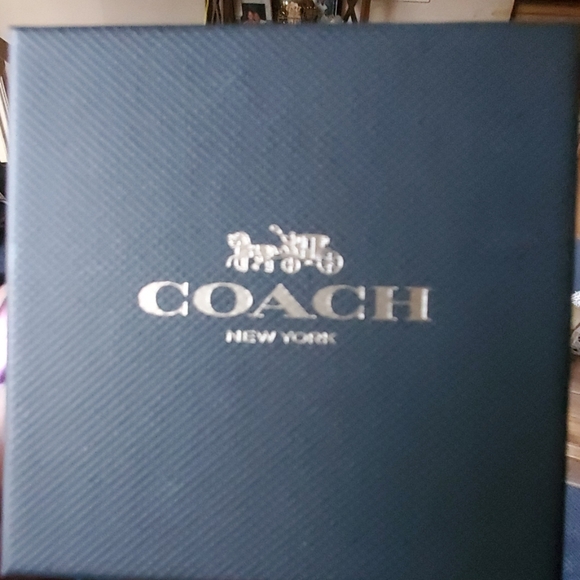 Coach Signature Heart Necklace - Picture 2 of 3